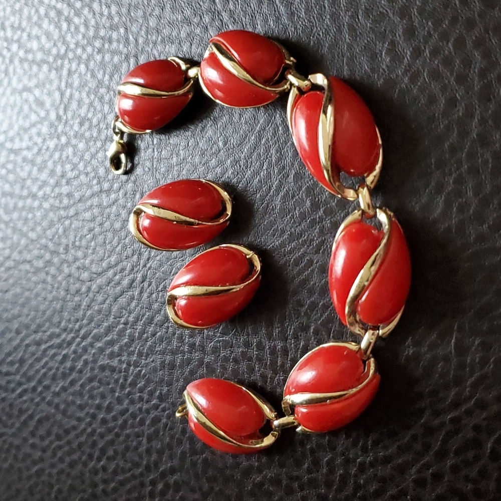 VTG bracelet & clip earring set